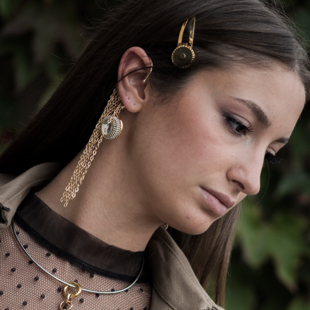 orecchini earcuff con aggancio ad auricolare e pendente magnetico per l'aggancio delle Clap Calamita