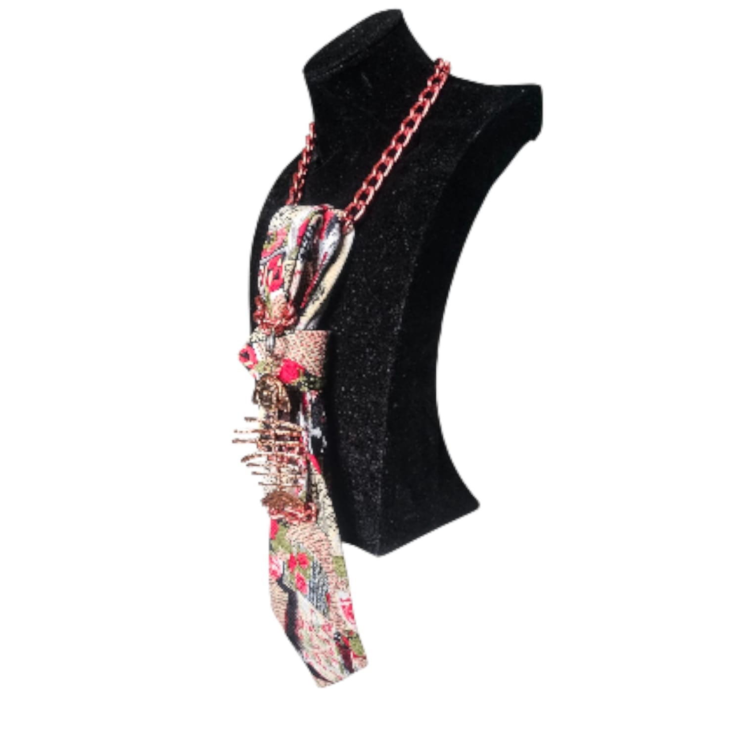 Cravatta Gioiello Rose Gold in tessuto seta rosa e rosso con charm scultoreo a forma di lisca di pesce in oro rosa su manichino, posizione laterale