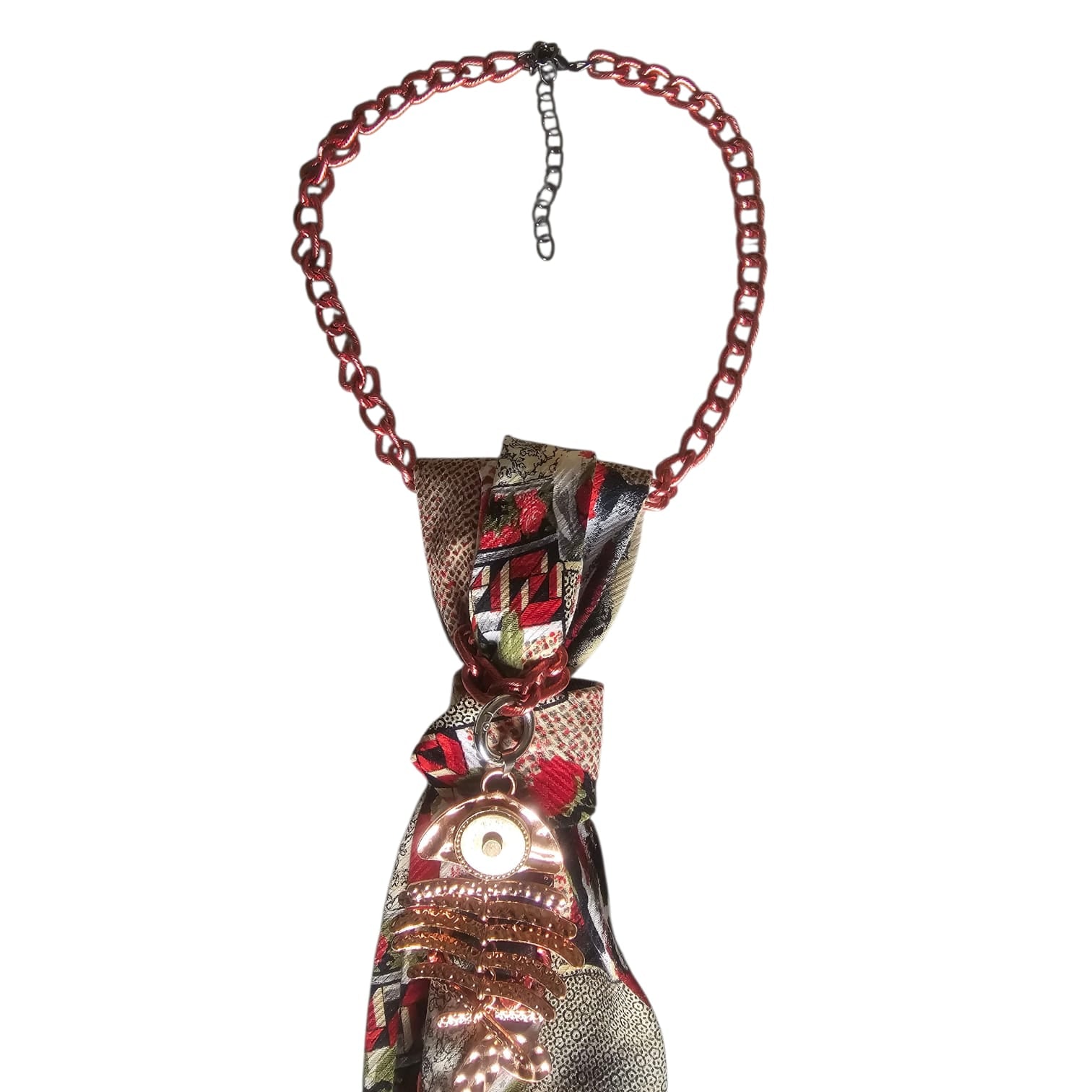 Dettaglio nodo e collana della Cravatta Gioiello Rose Gold regolabile by claudia de rosa jewelry