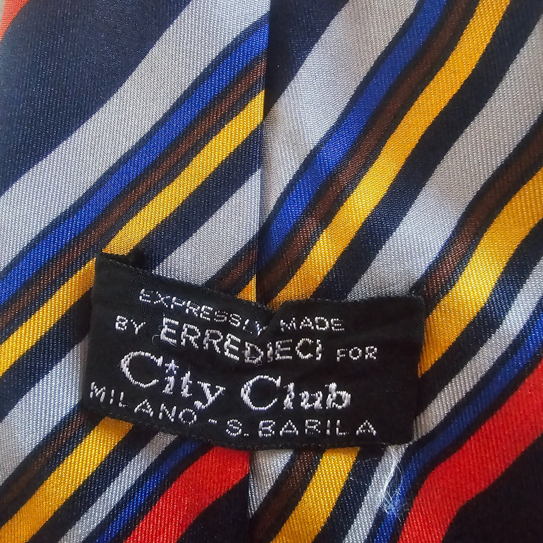 Etichetta posteriore originale Cravatta Gioiello Stripes Fire Claudia De Rosa Jewelry - Erredieci for City Club Milano San Babila