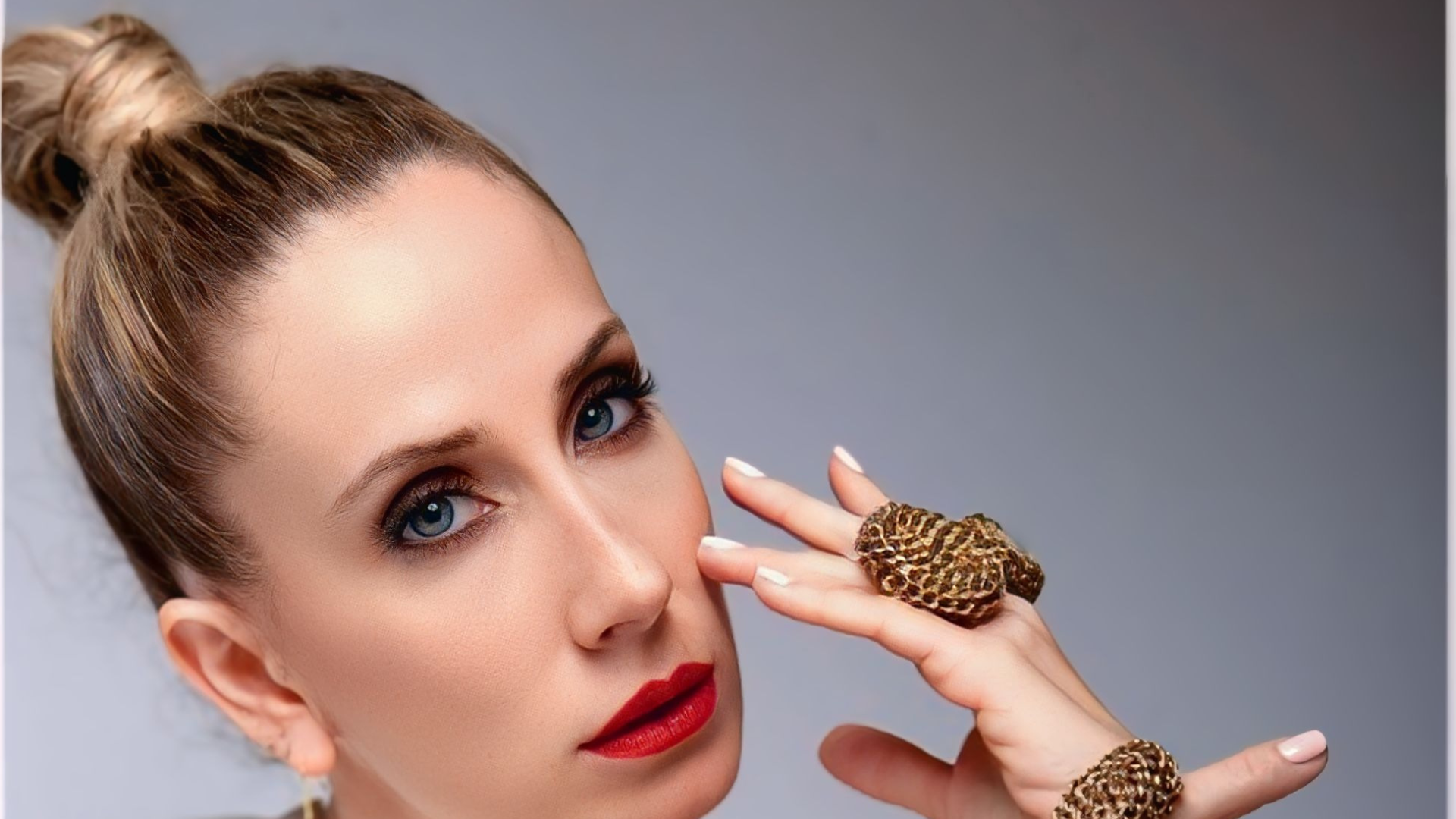 Collana e orecchini Rockabilly donna, pezzi unici artigianali con design audace e spirito vintage, accessori trasformabili e distintivi di Claudia De Rosa Jewelry